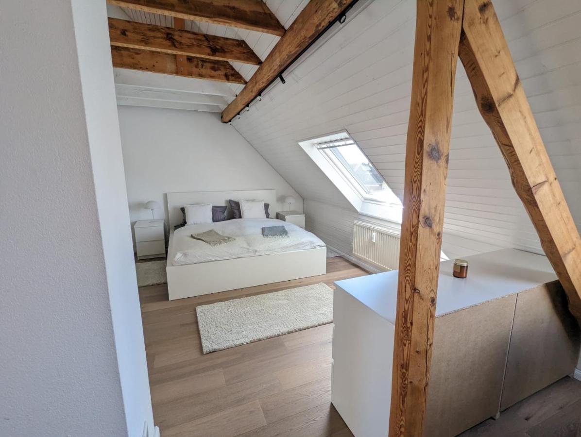Helles Dachgeschoss-Appartement Krefeld Exteriör bild