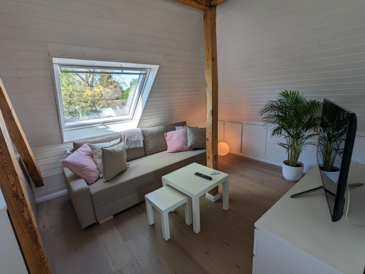 Helles Dachgeschoss-Appartement Krefeld Exteriör bild